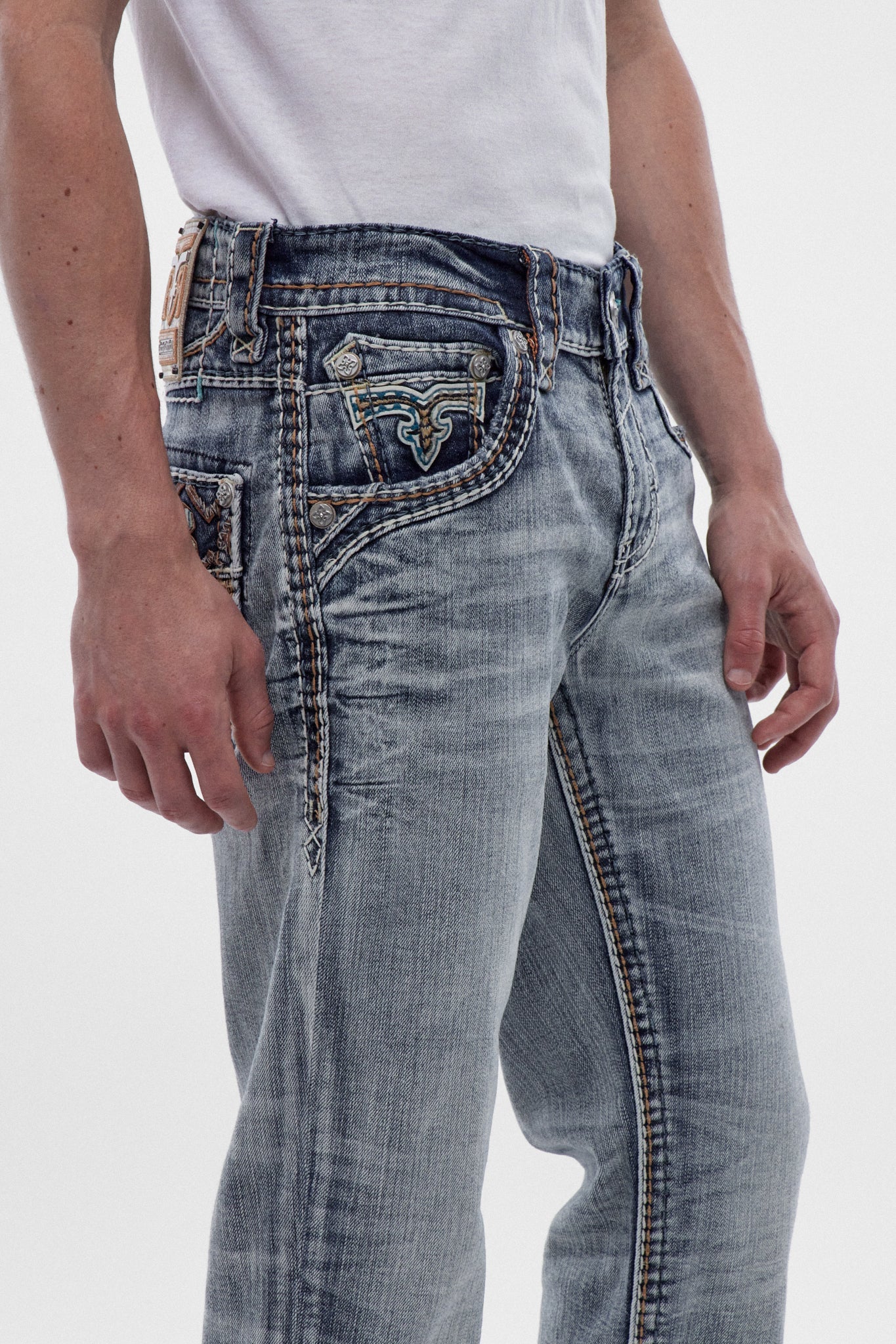 ROCK REVIVAL STRAIGHT JEANS IN LIGHT BLUE