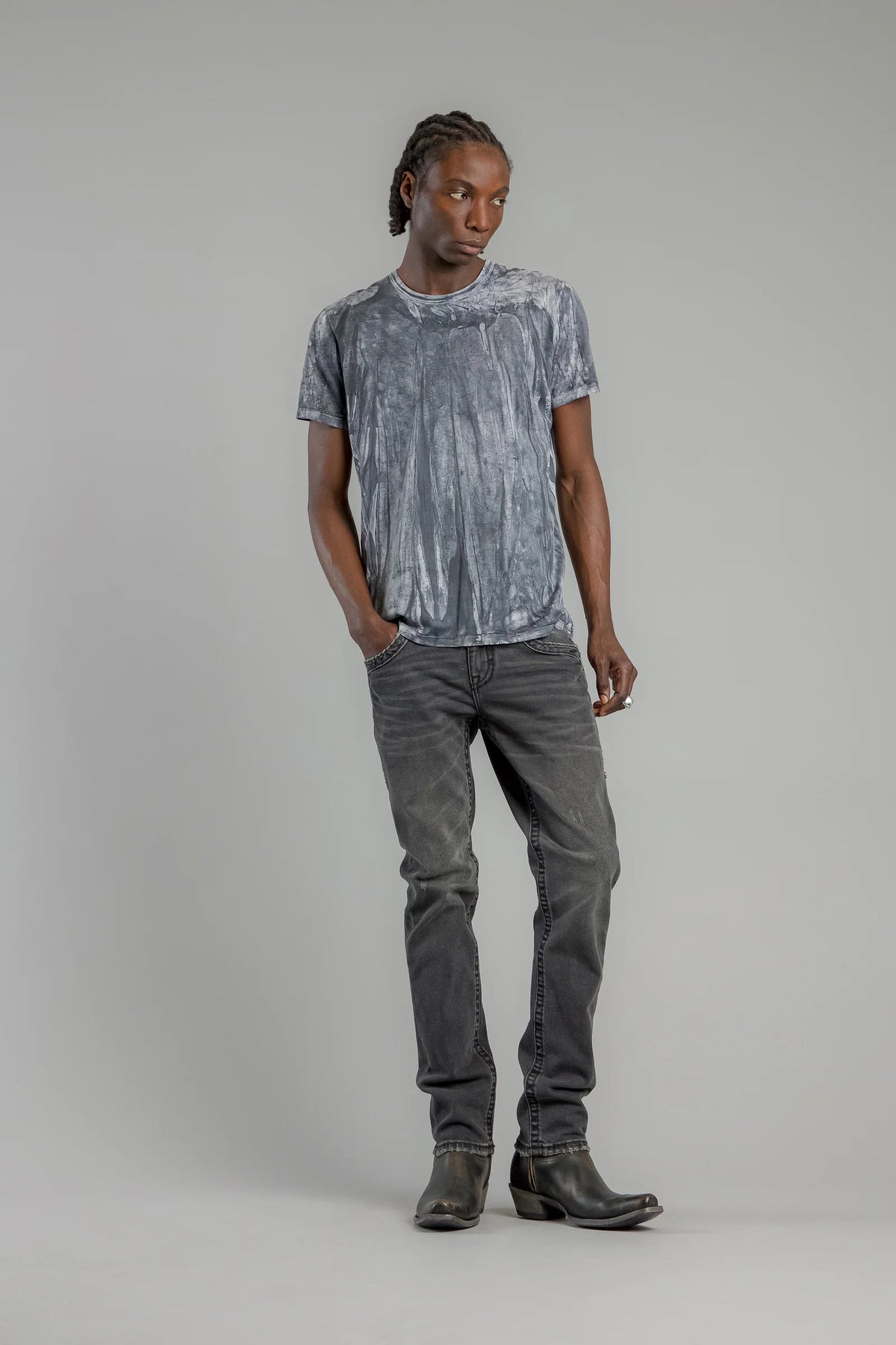 ADRIEL ALT STRAIGHT JEANS IN BLACK